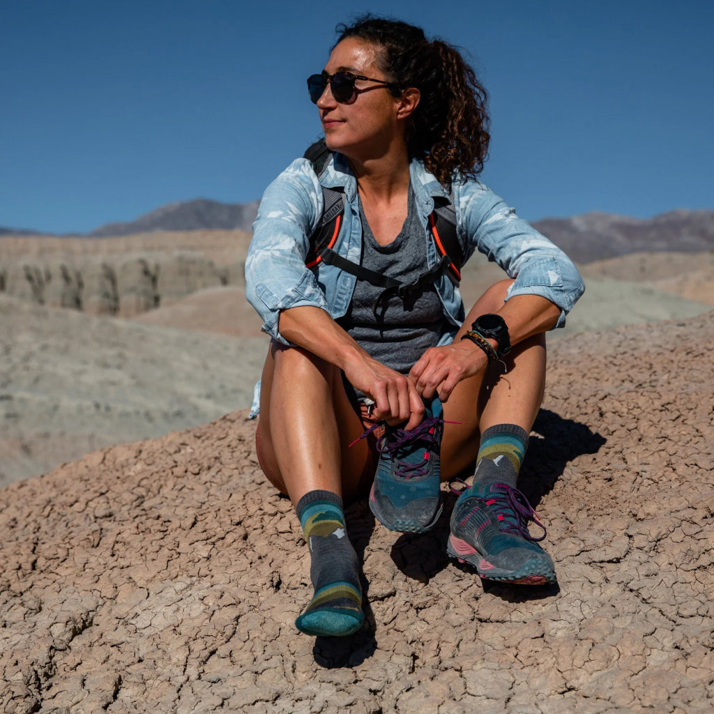 Darn Tough 5005 Women&#39;s Sunset Ledge Mirco Crew Lightweight Hiking Socks - Hill and Dale Outdoors