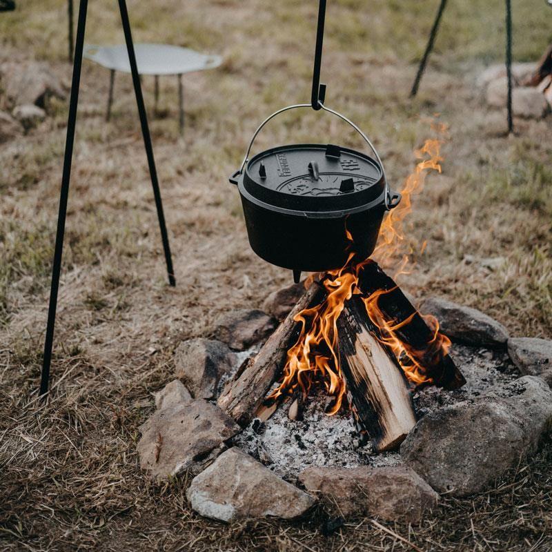 Petromax 7.5L FT9 Cast Iron Dutch Oven with Legs - Hill and Dale Outdoors