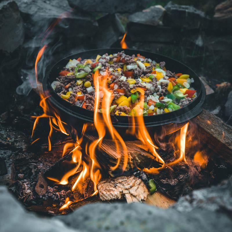 Petromax 7.5L FT9 Cast Iron Dutch Oven with Legs - Hill and Dale Outdoors